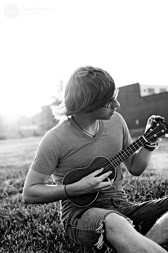 Senior playing ukulele, downtown Greenville, SC | Davey Morgan Photography